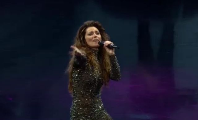 Wróciła na scenę po 10 latach przerwy (FOTO)