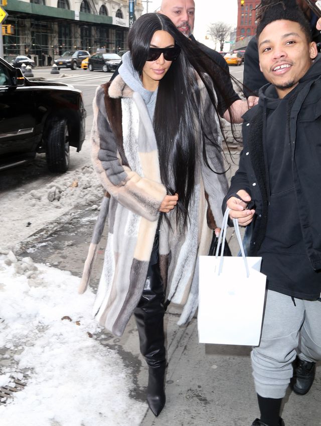 Sia wysłała Kim i Kanyemu wstrząsający, pełen okrucieństwa film (VIDEO) Sia wysłała Kim i Kanyemu wstrząsający, pełen okrucieństwa film (VIDEO)