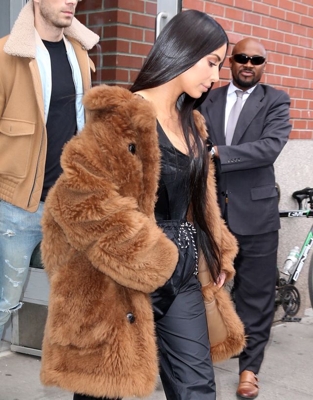 Sia wysłała Kim i Kanyemu wstrząsający, pełen okrucieństwa film (VIDEO) Sia wysłała Kim i Kanyemu wstrząsający, pełen okrucieństwa film (VIDEO)