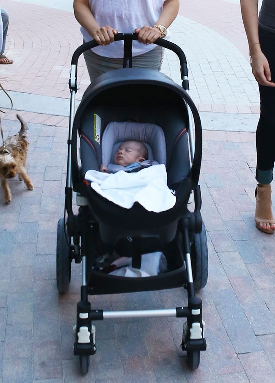 Simon Cowell ponownie przyłapany z rodzinką (FOTO)