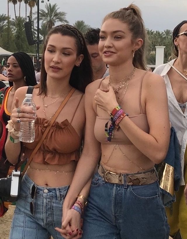Bella i Gigi Hadid w siostrzanych stylizacjach na Coachelli (ZDJĘCIA)