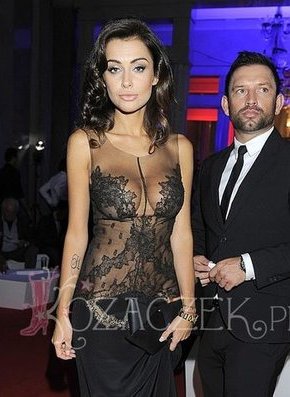 Wodzianka zdjęła fartucha i pokazała biust (FOTO)