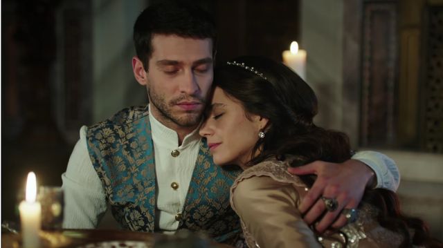 Kim jest Beren Saat ze Wspaniałego stulecia i Grzechu Fatmagül?