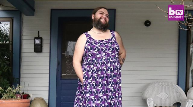 Ta kobieta wyhodowała u siebie PRAWDZIWĄ brodę! I czuje się... sexy! (VIDEO)