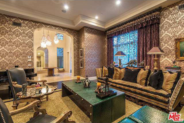 Tak wygląda dom jednego z członków Guns N'Roses (FOTO)