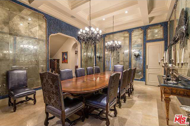 Tak wygląda dom jednego z członków Guns N'Roses (FOTO)