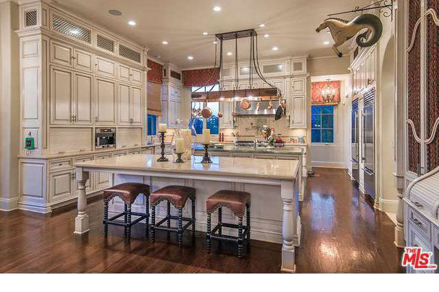 Tak wygląda dom jednego z członków Guns N'Roses (FOTO)