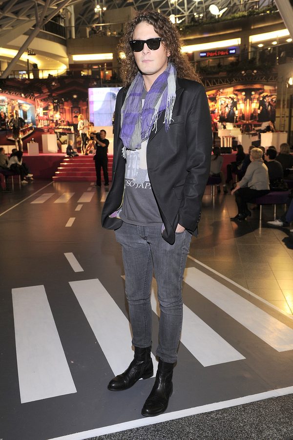 Nie poznacie Sławka Uniatowskiego na starych zdjęciach (FOTO) Nie poznacie Sławka Uniatowskiego na starych zdjęciach (FOTO)