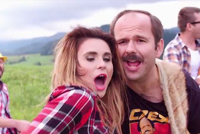 Jest NOWY teledysk Sławomira! Ty mała znów zarosłaś - nowy HIT?