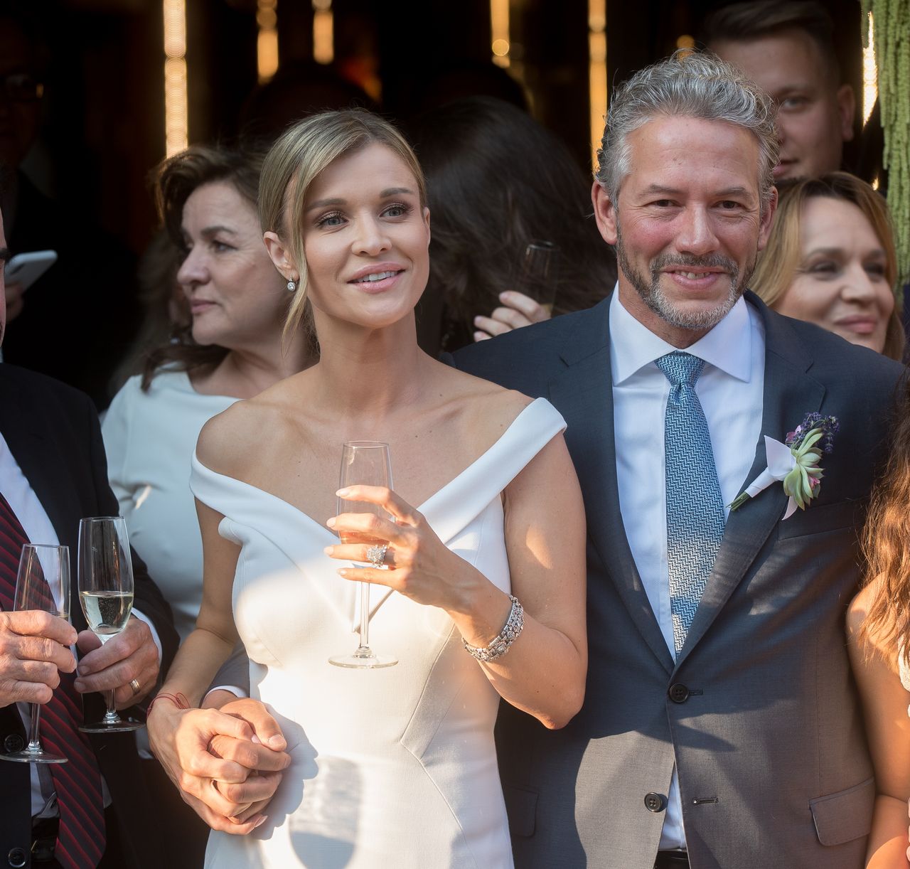 Oto NAJPIĘKNIEJSZE suknie ślubne tego roku