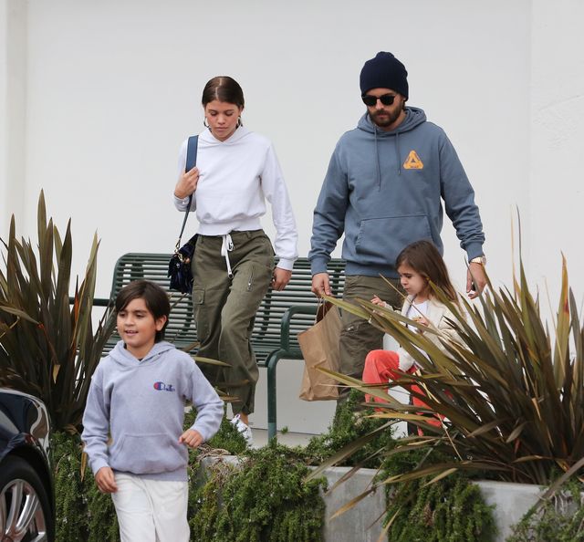 Dzieci Kourtney Kardashian z nową dziewczyną Scotta Disicka (ZDJĘCIA)