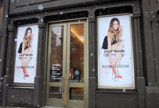 Ile lat może mieć właścicielka tych stóp? (FOTO)