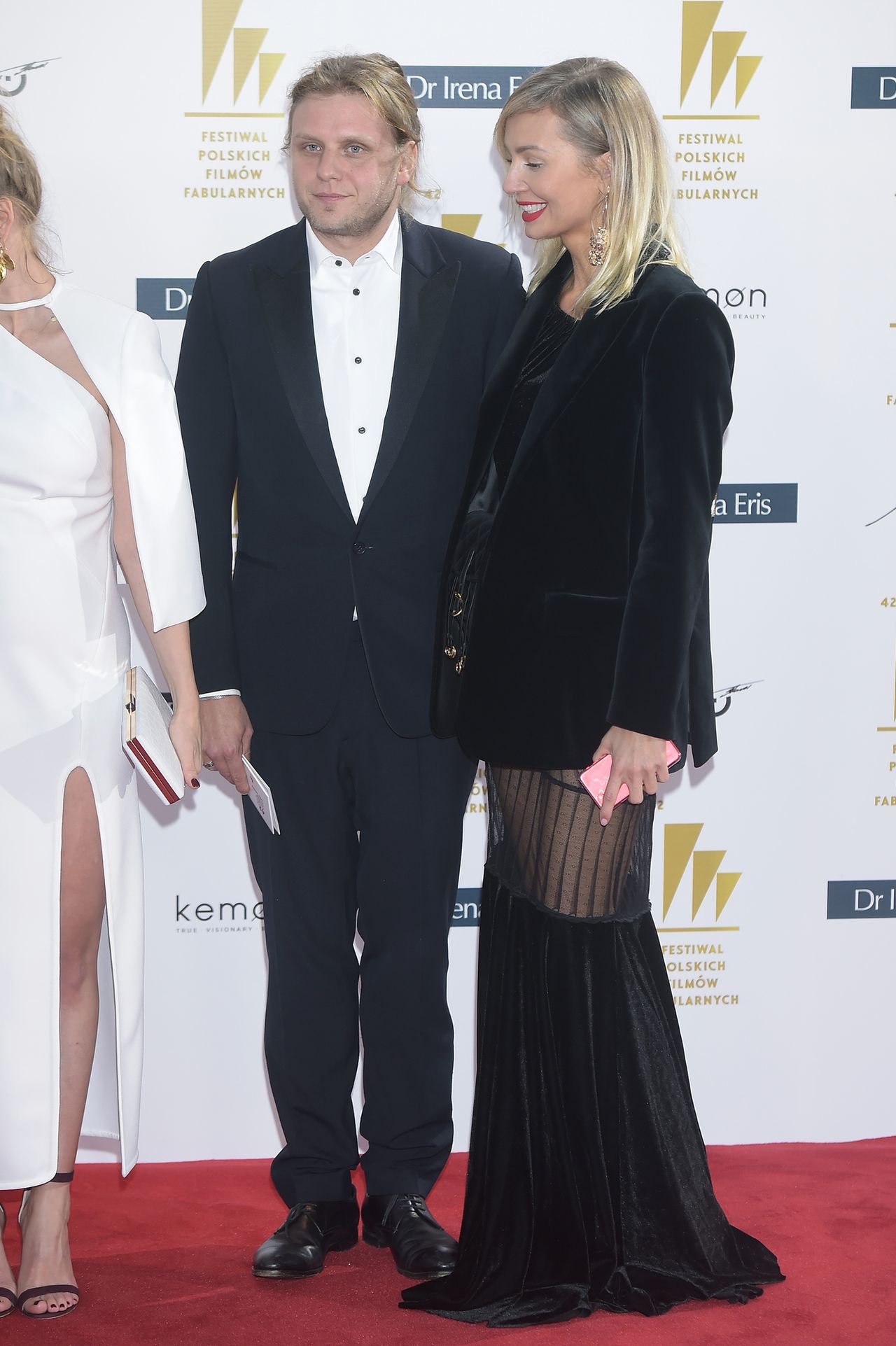 Agnieszka Woźniak-Starak i jej zbój na weselu Pauli i Seby Agnieszka Woźniak-Starak i jej zbój na weselu Pauli i Seby