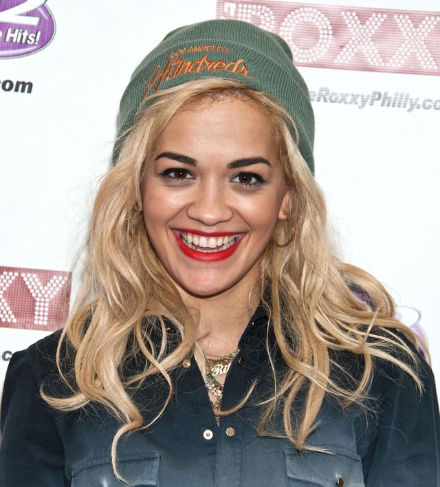 Rita Ora i jej makijaż zmieniający rysy twarzy (FOTO)
