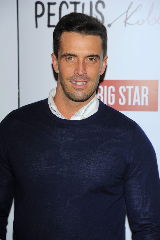 Bożyszcze kobiet jako dziecko całymi dniami KOPAŁ ŁYŻKĄ DZIURY w ziemi 