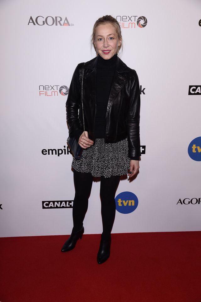 Coraz bardziej zarośnięty Piotr Stramowski z Katarzyną Warnke na premierze (FOTO