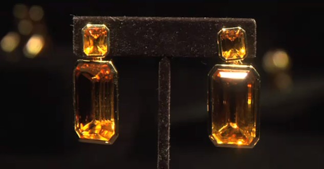 Na co Angelina Jolie wydaje pieniądze ze sprzedaży biżuterii