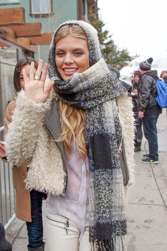 Gwiazdy w zimowych stylizacjach na festiwalu Sundance (FOTO) Gwiazdy w zimowych stylizacjach na festiwalu Sundance (FOTO)