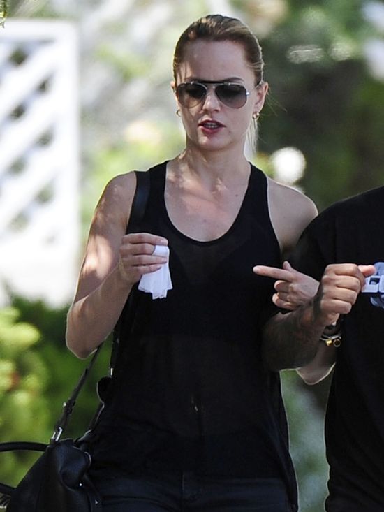 Mena Suvari ze swoim chłopakiem (FOTO) Mena Suvari ze swoim chłopakiem (FOTO)