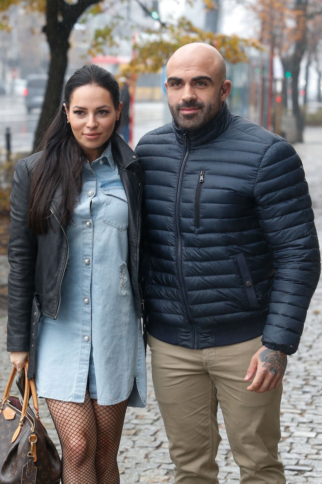 Znana trenerka postawiła na drapieżną stylizację: kabaretki do butów z ćwiekami 