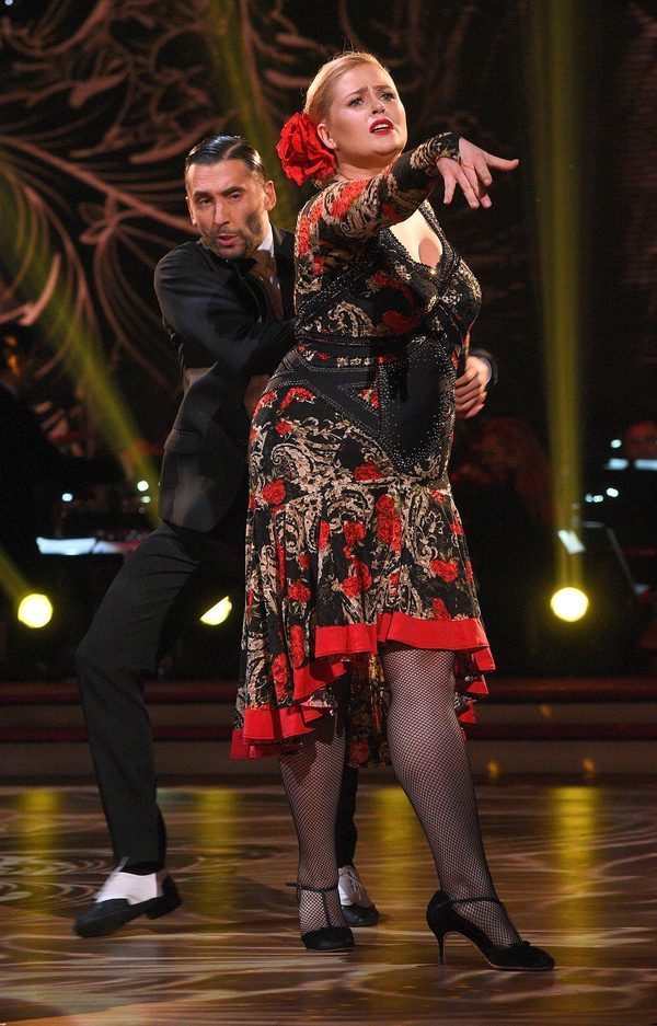 Izu bokser i rozkoszne ciało Elżbiety Romanowskiej