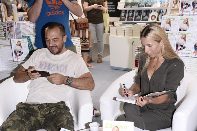 Krupa, Rozenek i Chodakowska razem, w nietypowym jak na celebrytki miejscu 