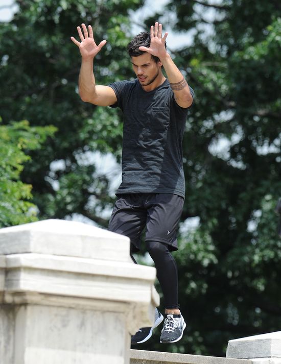 Taylor Lautner ćwiczy parkour