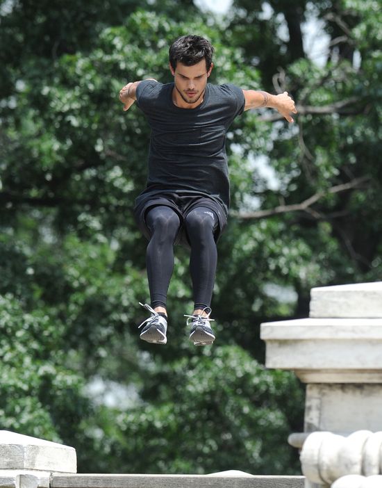 Taylor Lautner ćwiczy parkour