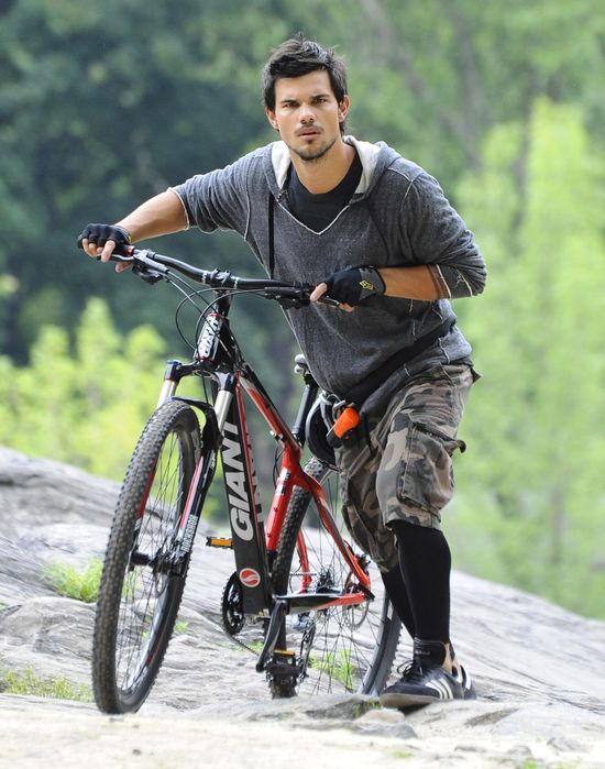 Taylor Lautner ćwiczy parkour