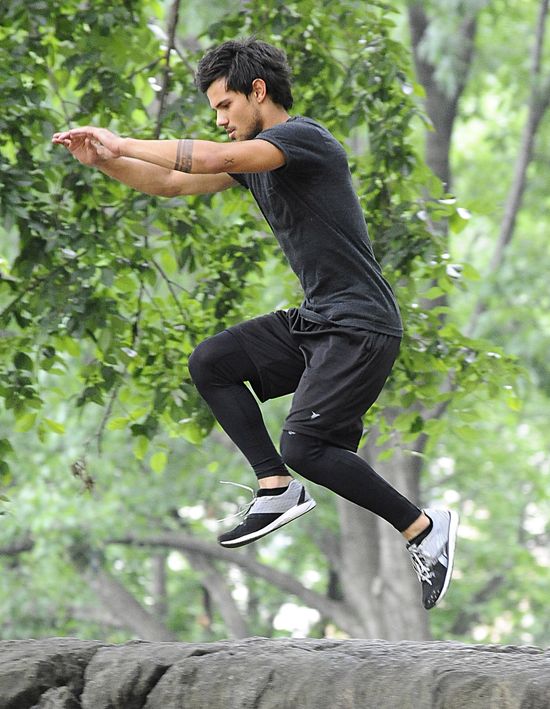 Taylor Lautner ćwiczy parkour