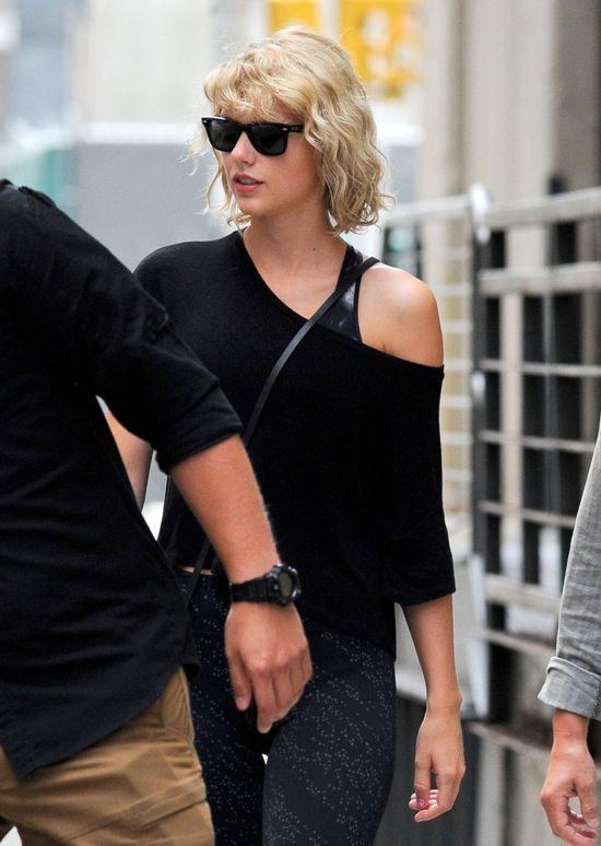 Kogo całuje Taylor Swift? To NIE JEST Tom Hiddleston! Kogo całuje Taylor Swift? To NIE JEST Tom Hiddleston!