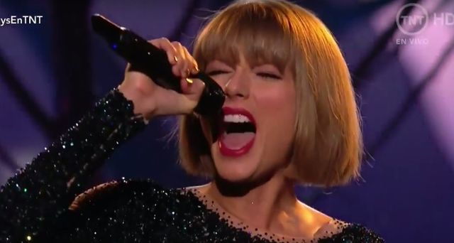 Taylor Swift swoim występem powaliła publikę na kolana!