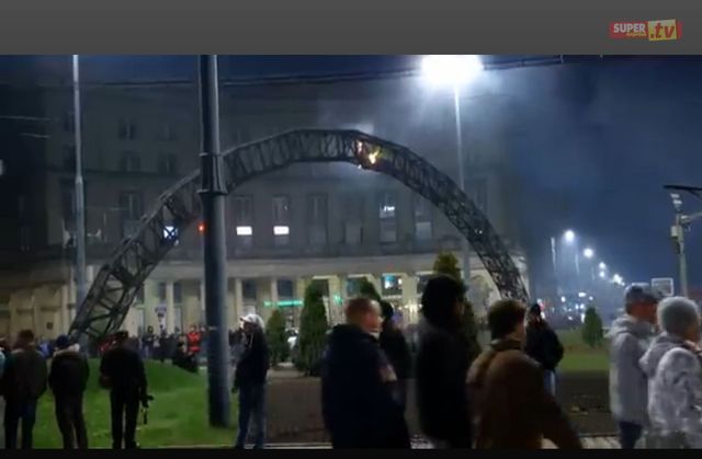 Cejrowski o tęczy spalonej na Placu Zbawiciela - Nareszcie!