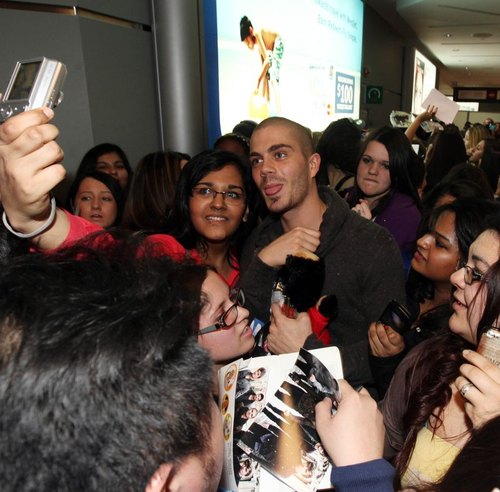 Fanki szaleją na widok chłopców z The Wanted (FOTO) Fanki szaleją na widok chłopców z The Wanted (FOTO)