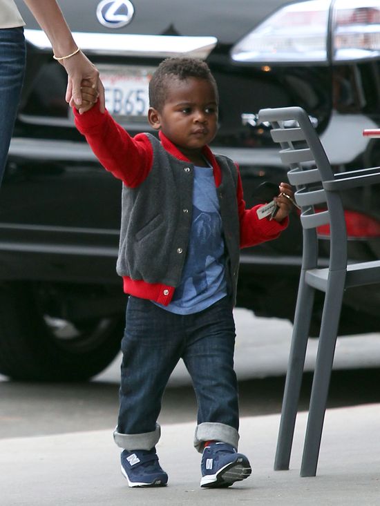 Synek Charlize Theron ma małego irokeza (FOTO)