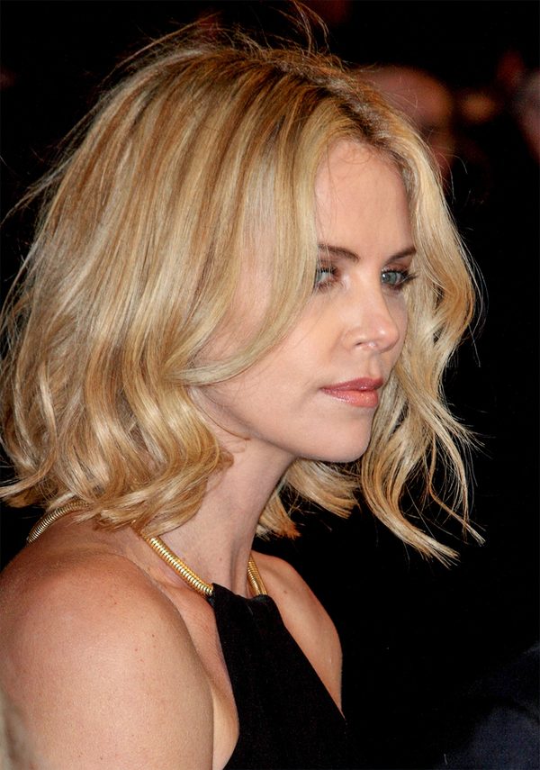 Charlize Theron z narzeczonym (?) jak dwa gołąbki (FOTO)