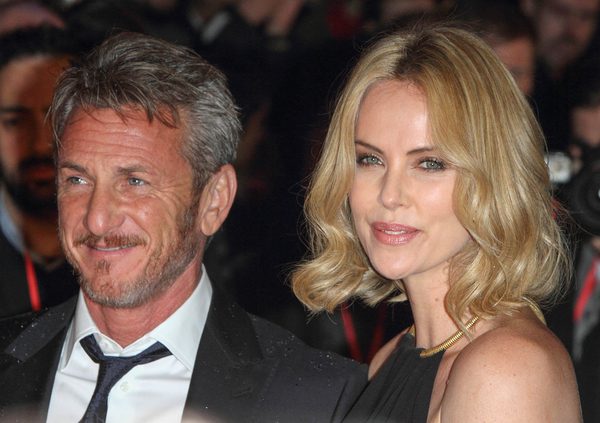 Charlize Theron z narzeczonym (?) jak dwa gołąbki (FOTO)