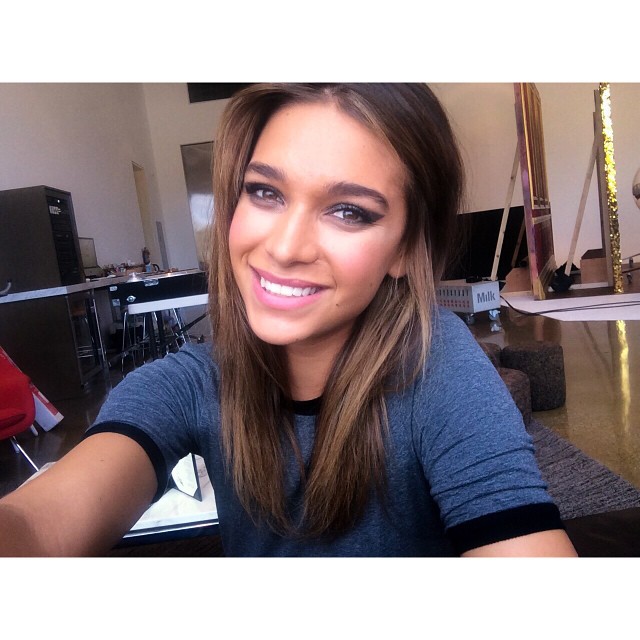 Robin Thicke znalazł sobie gorącą 19-tkę? (FOTO)