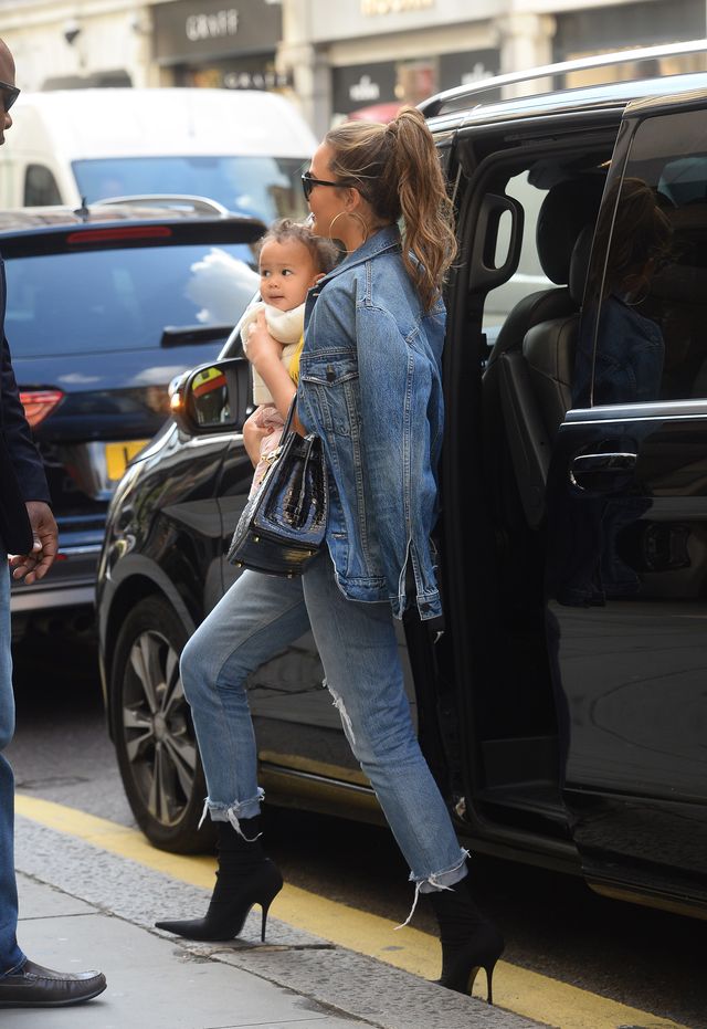 Chrissy Teigen jest W CIĄŻY! (Instagram)