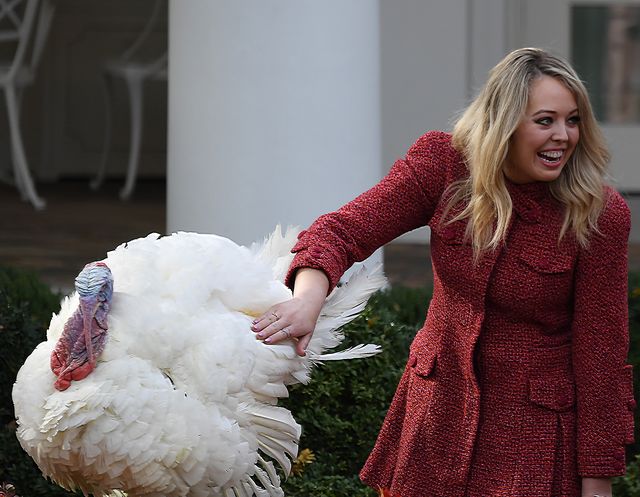 Tiffany Trump skradła show ułaskawiania indyka w Białym Domu (ZDJĘCIA)