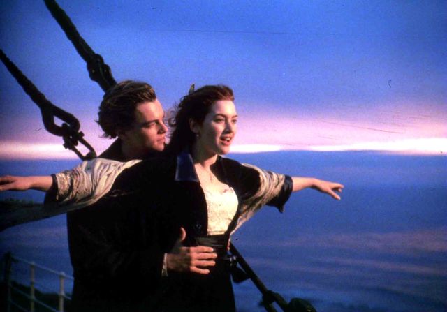 James Cameron wyjaśnił, dlaczego Rose nie podzieliła się drzwiami z Jackiem James Cameron wyjaśnił, dlaczego Rose nie podzieliła się drzwiami z Jackiem