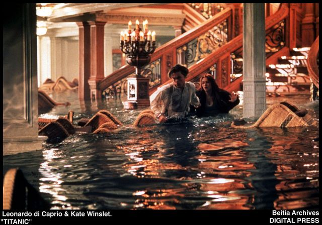 James Cameron wyjaśnił, dlaczego Rose nie podzieliła się drzwiami z Jackiem