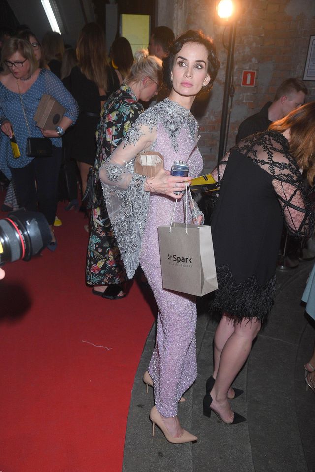 Tomasz Karolak z piękną brunetką na Balu TVN (ZDJĘCIA)