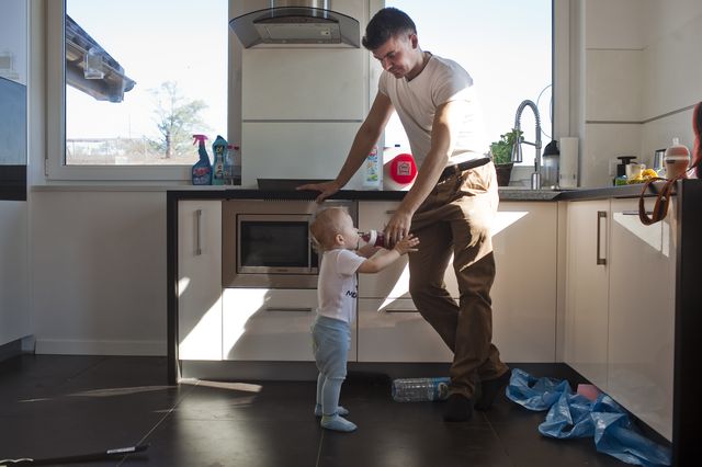 Tomasz Niecik z synem w domowym zaciszu (FOTO)