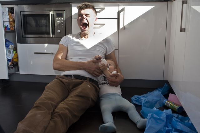 Tomasz Niecik z synem w domowym zaciszu (FOTO)