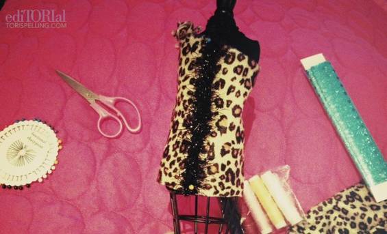 Córka celebrytki bawi się w projektantkę (FOTO)