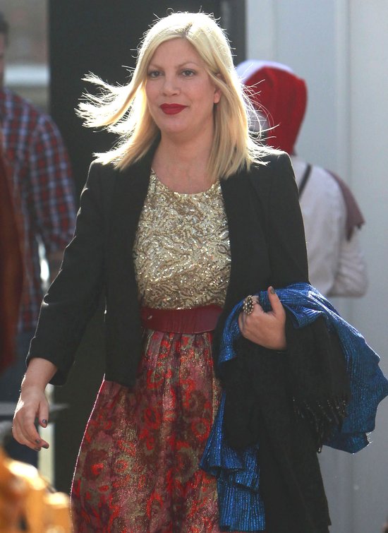 Tori Spelling przed i po makijażu (FOTO) Tori Spelling przed i po makijażu (FOTO)