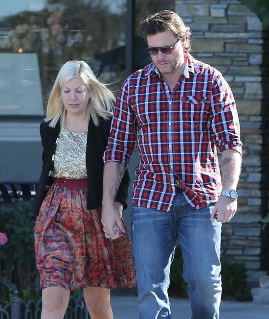 Tori Spelling przed i po makijażu (FOTO) Tori Spelling przed i po makijażu (FOTO)