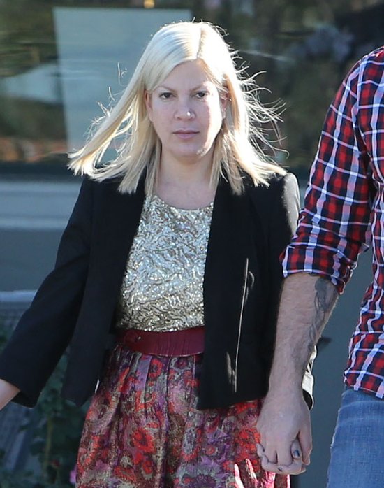 Tori Spelling przed i po makijażu (FOTO) Tori Spelling przed i po makijażu (FOTO)