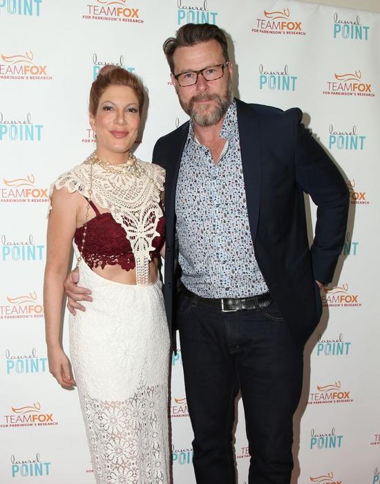 Od dwóch lat zapładniały ją... tabloidy. Wreszcie jest efekt (FOTO) Od dwóch lat zapładniały ją... tabloidy. Wreszcie jest efekt (FOTO)